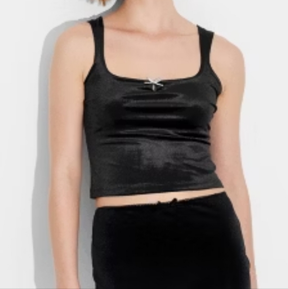 Wild Fable Large Black‎ Velour Crop Top